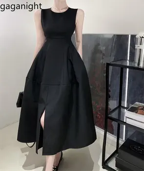 Gaganight Γυναικών Μαύρο O λαιμό Αμάνικο Γιλέκο Φόρεμα 2023 Καλοκαίρι Μόδας Ιδιοσυγκρασία Διασημότητα γαλλικό Στυλ Σπλιτ Μέσης Ντύνει