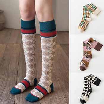 ins καθαρό βαμβάκι αλφάβητο ρόμβος πάνω από το γόνατο κάλτσες κορεατική έκδοση του βαμβακιού κάλτσες τάση της μόδας κάλτσες