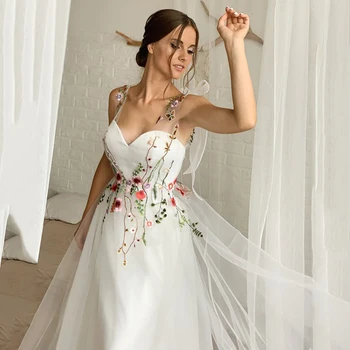 Lsyx Κεντημένο πολύχρωμο Floral Γαμήλια Φορέματα Αγαπημένων Backless Νυφικό Δαντέλα Up Νεράιδα Μποέμ Γάμος Κόμμα Φόρεμα
