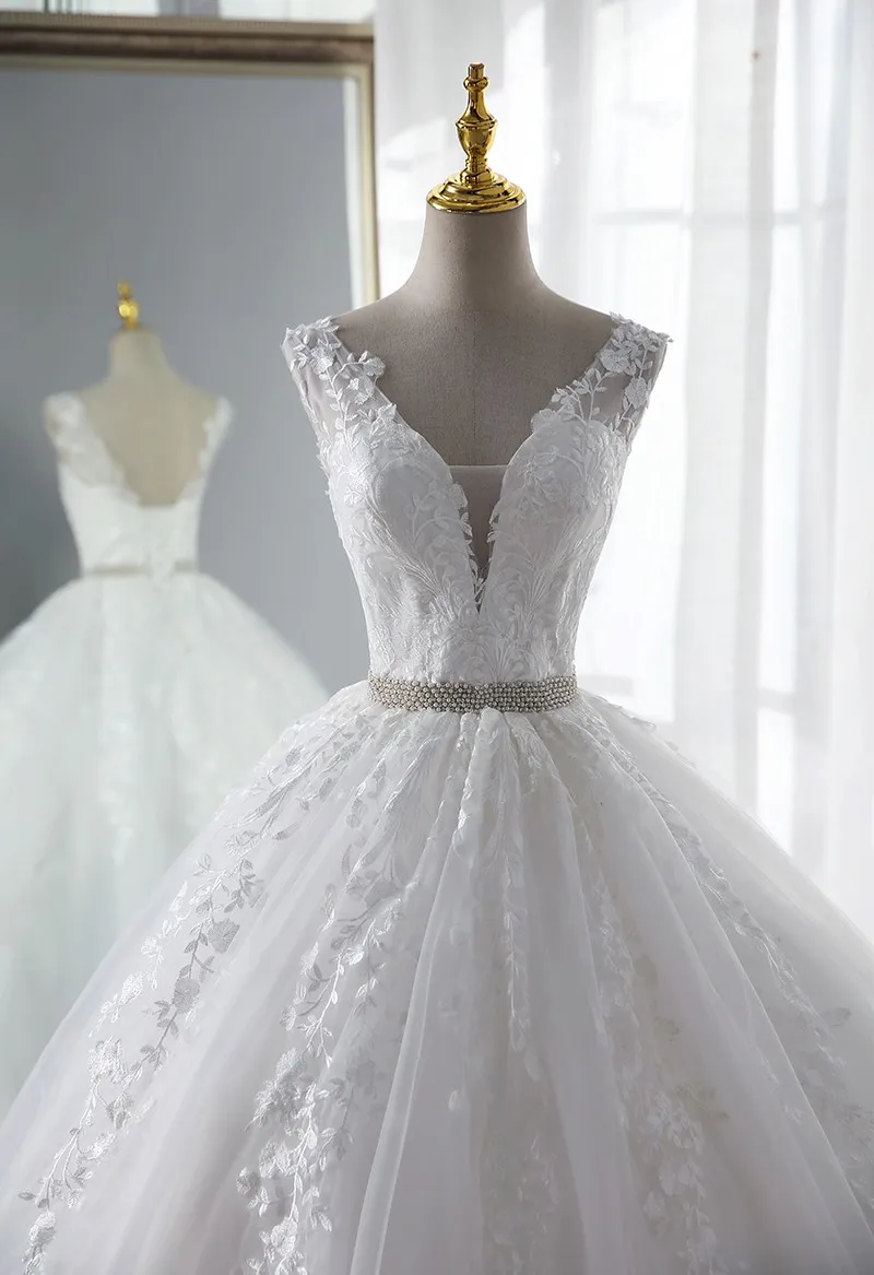 Γαμήλιο Φόρεμα δαντελλών 2023 Κλασικό V-λαιμό Νυφικό Φόρεμα Με Δικαστήριο Τρένο Προκλητικά Backless Φόρεμα Μπάλα 14 Χρώματα Ρόμπα De Mariee Συν το Μέγεθος