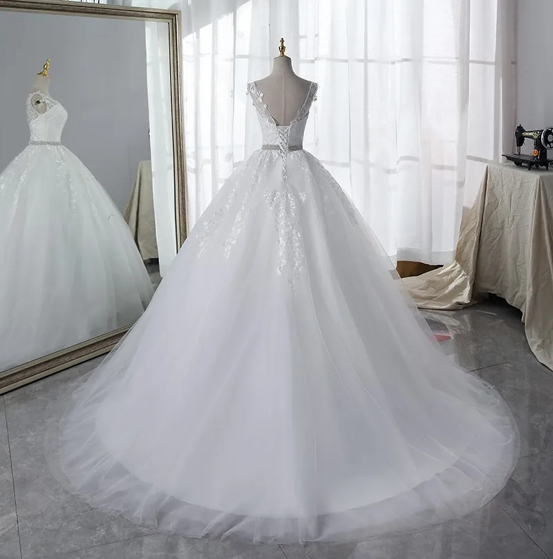 Γαμήλιο Φόρεμα δαντελλών 2023 Κλασικό V-λαιμό Νυφικό Φόρεμα Με Δικαστήριο Τρένο Προκλητικά Backless Φόρεμα Μπάλα 14 Χρώματα Ρόμπα De Mariee Συν το Μέγεθος