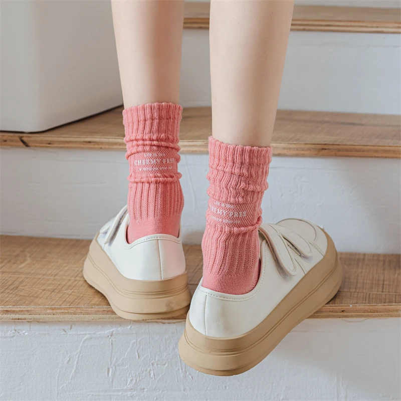 Γυναικών Μόδας Κάλτσες Με Το Τυπωμένο Λεπτό Καλοκαίρι Νέα Βαμβάκι Αθλητικές Κάλτσες Κορίτσι Απορροφούν Τον Ιδρώτα Μαλακό Κορέας Στυλ Πολύχρωμο Πληρώματος Κάλτσες