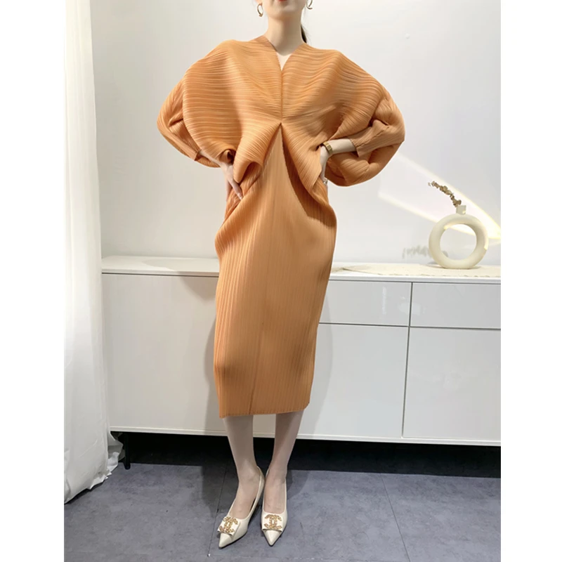 Το 2023 Άνοιξη και το Καλοκαίρι Στερεό Χρώμα V-λαιμός Μανίκι Ροπάλων Φόρεμα Θηλυκό Miyake Πλισέ Μόδας Ηλικία Μείωση Χαλαρά Μεγάλου Μεγέθους Φορέματα