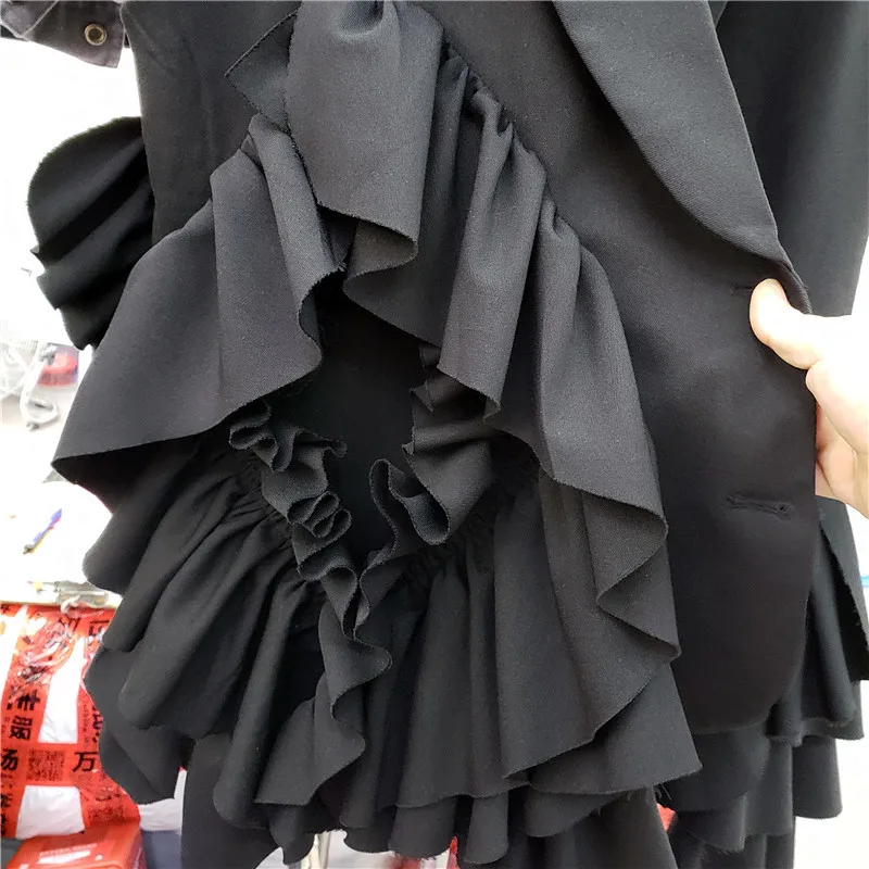 Το 2023 Άνοιξη Καλοκαίρι Νέα Ενδύματα Ακανόνιστες Στρώσεις Βολάν Σχέδιο Χαλαρά Μόδας Μαύρο Μπλέιζερ Γιλέκο Γυναίκες Ruched Casual Γιλέκο