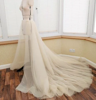 Ιβουάρ Τούλι Γάμος Αποσπώμενη Φούστα Μετακινούμενος Τρένο για τα Φορέματα Βραδιού 4 Στρώματα Boho Νυφικό Overskirt