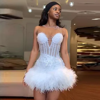 Λευκό Beading Φτερά Σύντομη Φορέματα Prom για τις Γυναίκες 2022 Μαργαριτάρια Μίνι Μήκους Φορέματα Κοκτέιλ Μαύρα Κορίτσια Πάρτι Γενεθλίων Φόρεμα