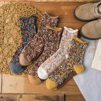 Χαριτωμένο Vintage Λουλούδι Κάλτσες Βαμβακιού το Φθινόπωρο Και το Χειμώνα της Ιαπωνίας Ύφους Μόδας Εκτύπωσης Πτυχωμένο Γυναίκα Χαριτωμένο Γλυκό Μέσα του σωλήνα Κάλτσες